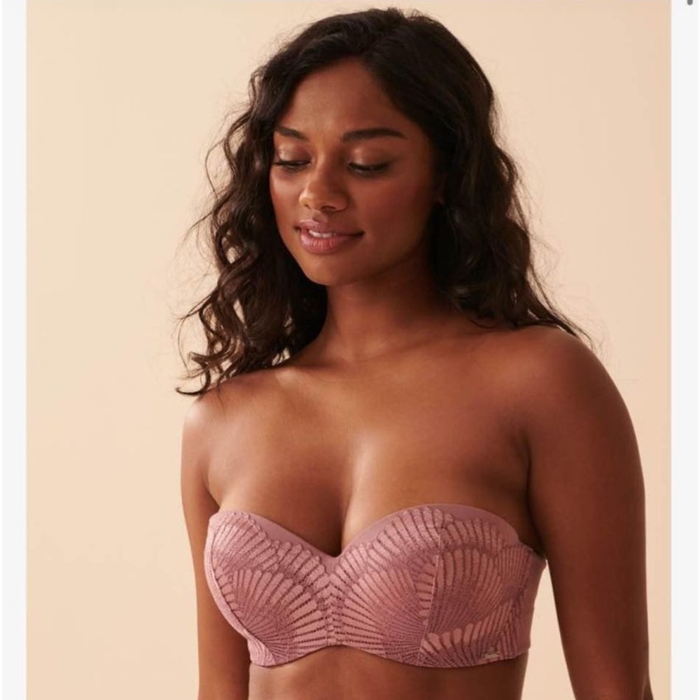 *Brand New* La Vie En Rose Memory Foam Bra